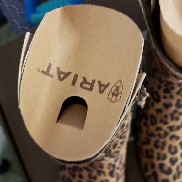 Ariat Leopard Print 7" leather Ankle boot, size 7B - Picture 2 of 7